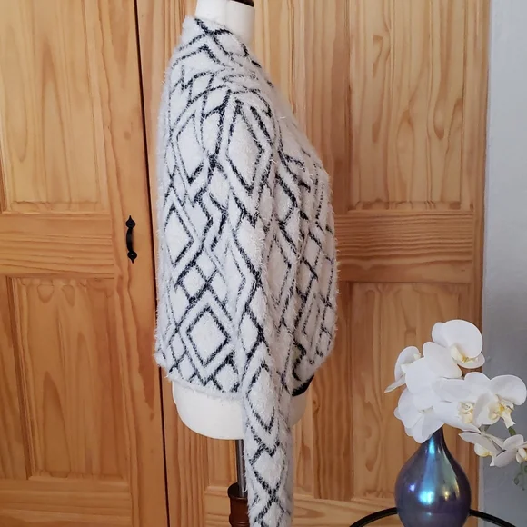 Avec Les Filles Black & White Eyelash Cardigan Size M - Picture 4 of 10